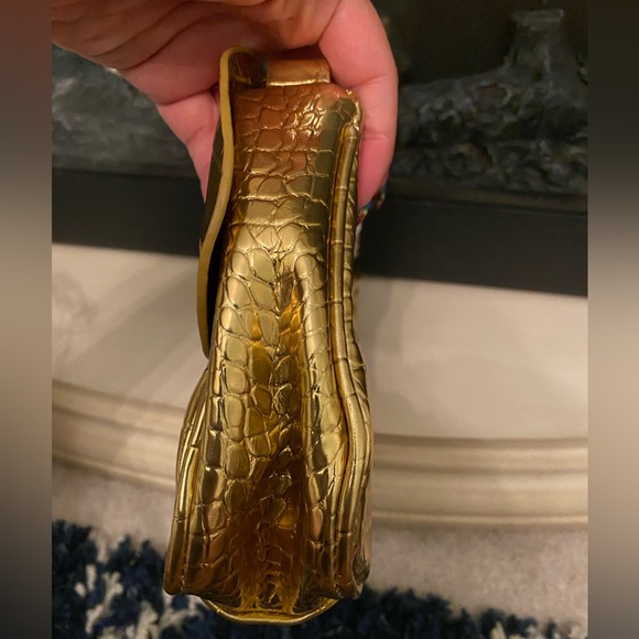 NWT Minnie Mouse Faux Croc Shoulder Bag - Picture 5 of 10